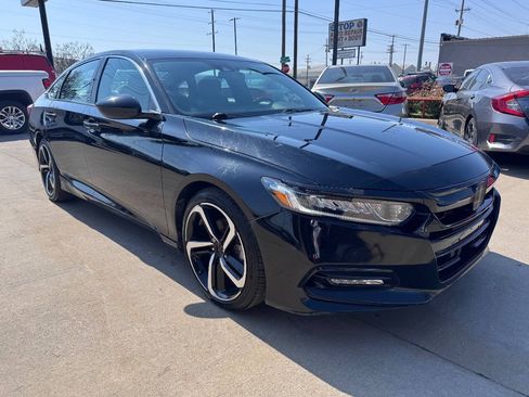 Used 2019 Honda Accord Sport image 3
