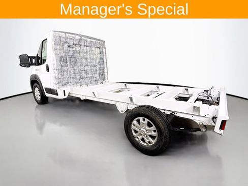 Used 2025 RAM ProMaster 3500 w/ Quick Order Package 22G SLT FWD image 5