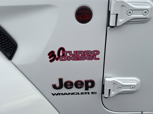 Used 2023 Jeep Wrangler Unlimited Rubicon image 8