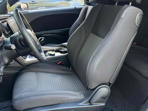 Used 2017 Dodge Challenger R/T RWD image 40