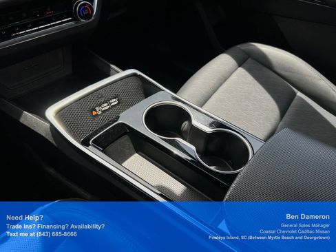 Used 2025 Chevrolet Equinox LT w/ Convenience Package II FWD image 45