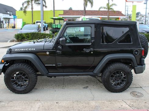 Used 2017 Jeep Wrangler Rubicon w/ Connectivity Group image 2