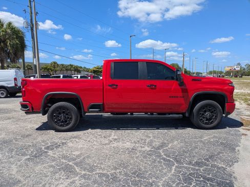 Used 2024 Chevrolet Silverado 2500 LT w/ Z71 Sport Edition AWD/4WD image 3