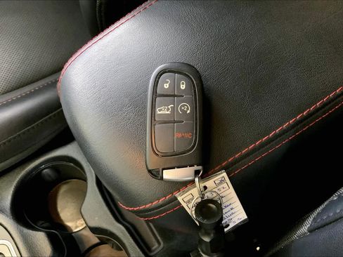 Used 2022 Jeep Cherokee Trailhawk w/ Premium Leather Package AWD/4WD image 14