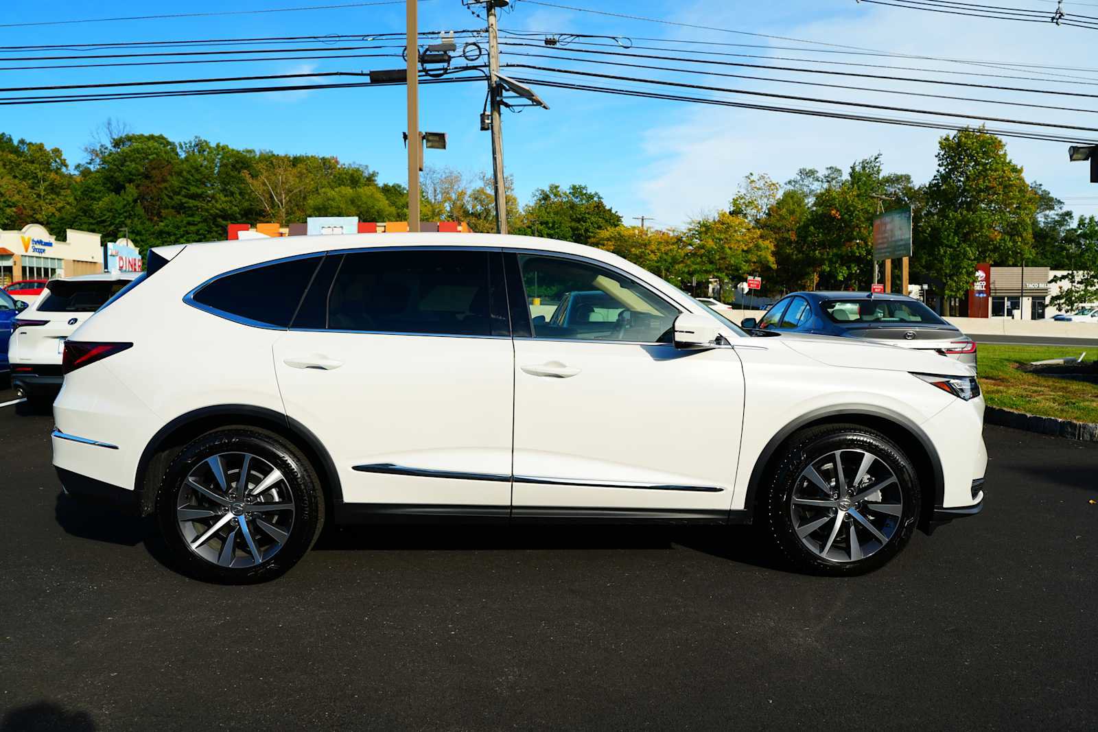 Certified 2026 Acura MDX w/ Technology Package AWD/4WD image 8