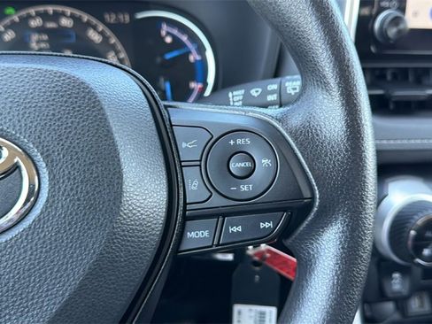 Certified 2025 Toyota RAV4 LE image 24
