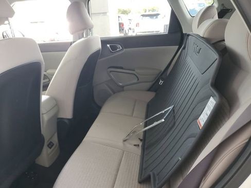 Certified 2023 Kia Soul EX image 7