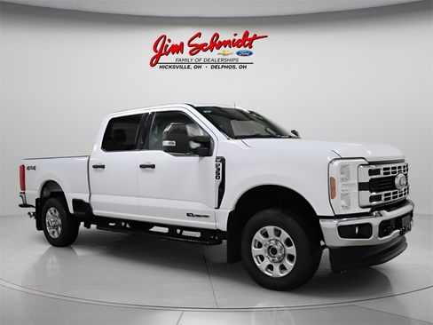 Used 2024 Ford F350 XLT image 2