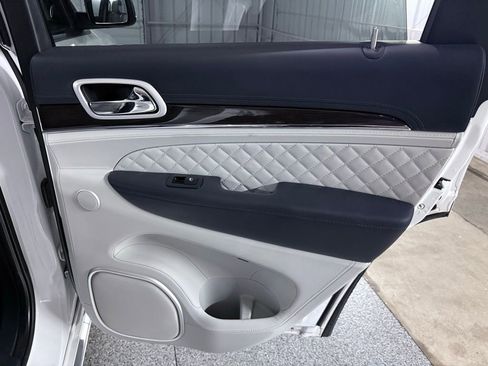 Used 2021 Jeep Grand Cherokee Summit AWD/4WD image 29