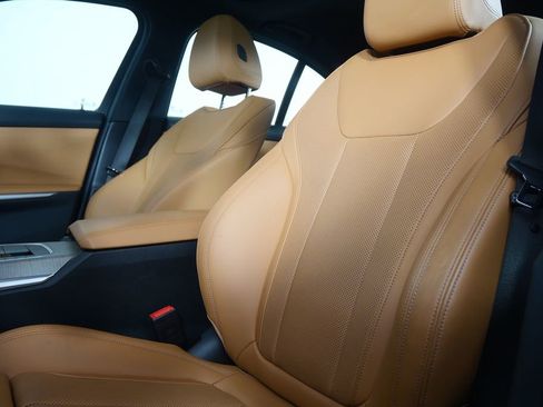 Certified 2025 BMW 330i Sedan image 11