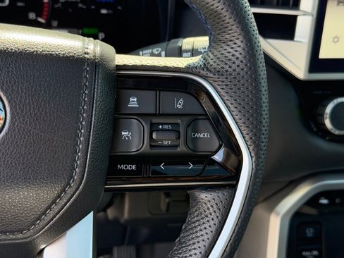 Used 2025 Toyota Sequoia Platinum image 21