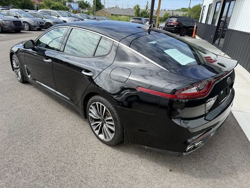 Used 2018 Kia Stinger Premium AWD/4WD image 11