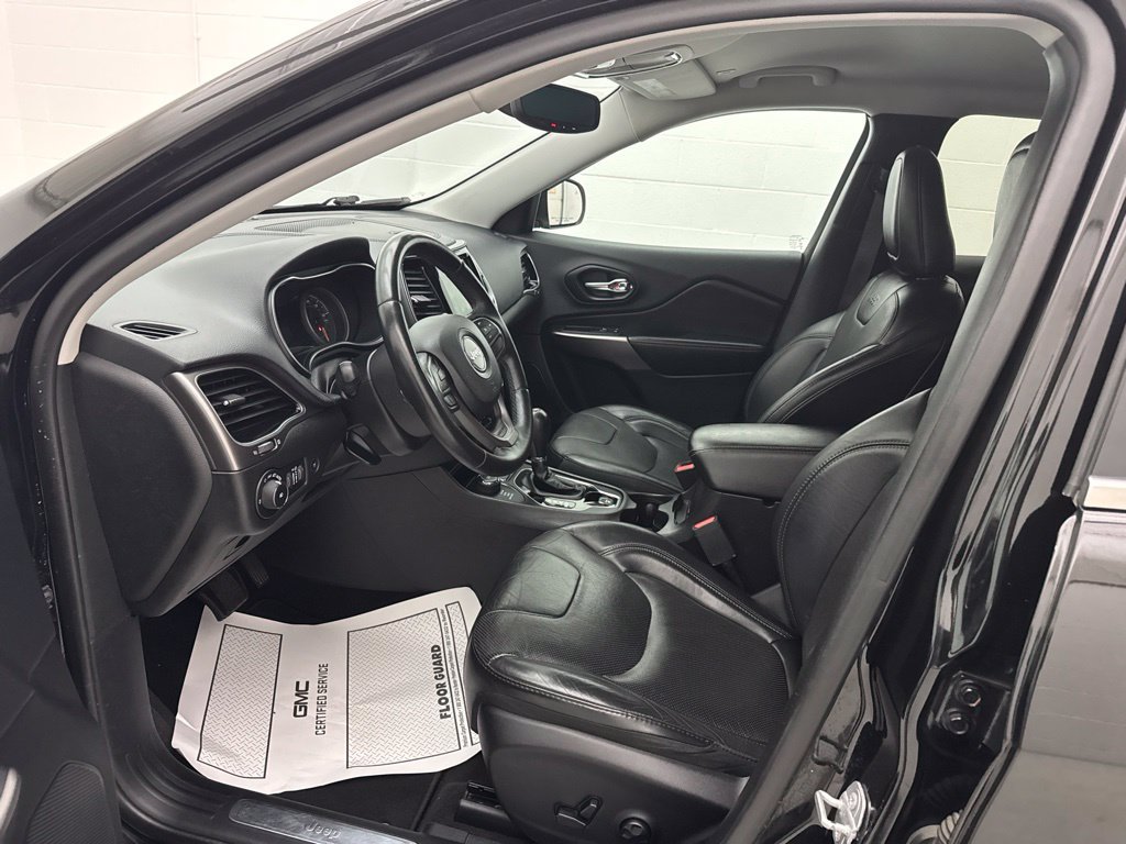 Used 2019 Jeep Cherokee Limited AWD/4WD image 20