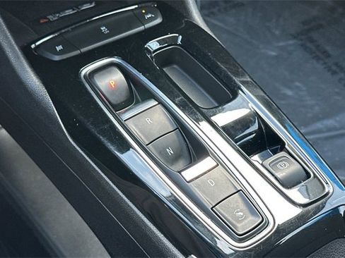 Certified 2022 Chevrolet Bolt EUV LT w/ Comfort Package image 32