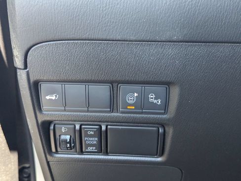 Used 2017 Nissan Armada Platinum AWD/4WD image 24