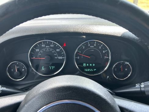 Used 2015 Jeep Wrangler Unlimited Rubicon AWD/4WD image 37