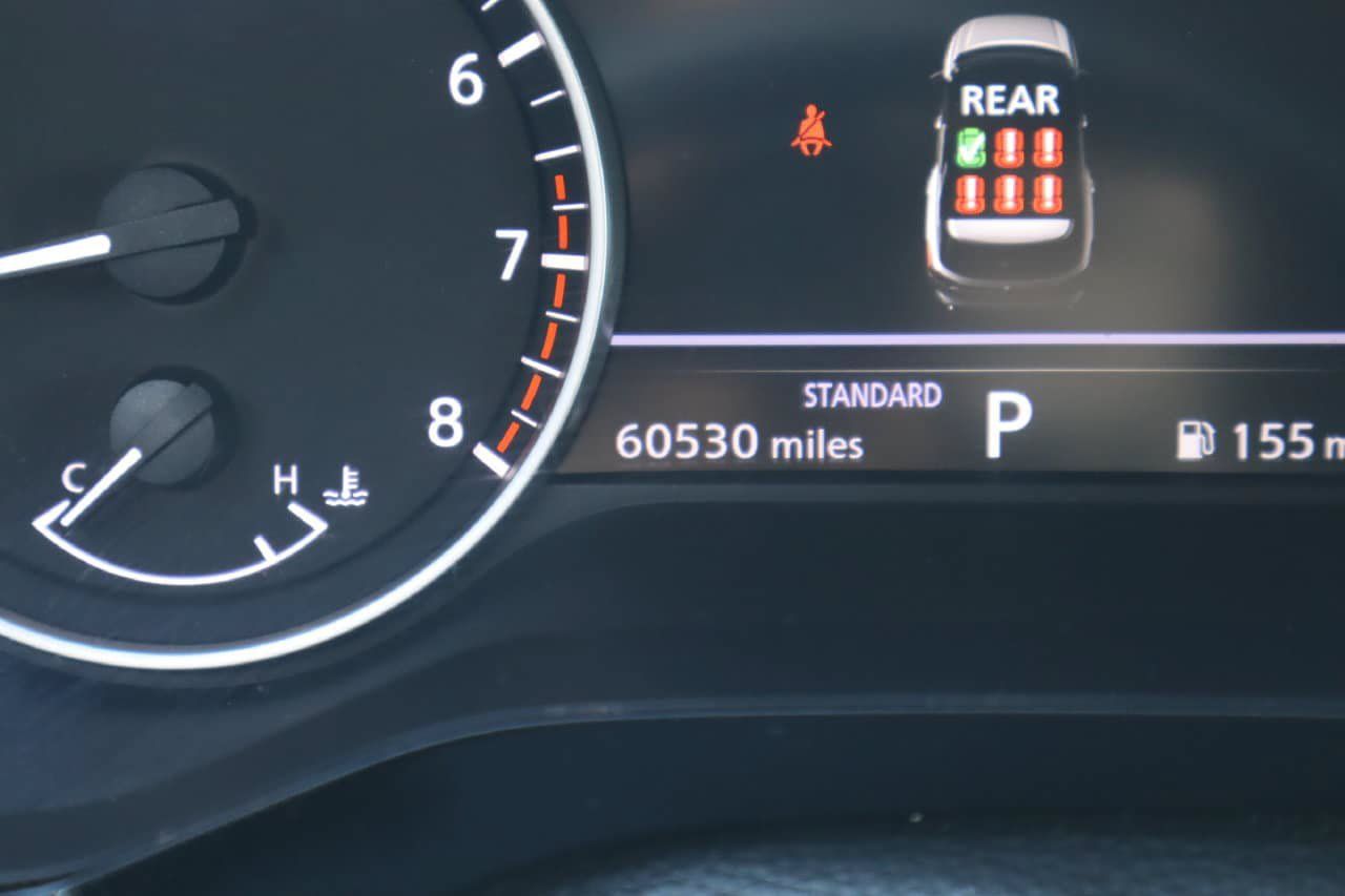Used 2024 Nissan Pathfinder SV FWD image 11