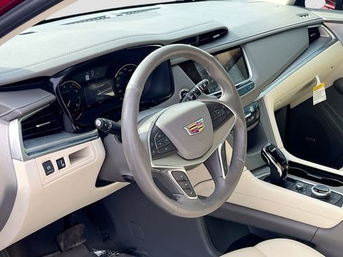 Used 2024 Cadillac XT5 Premium Luxury FWD image 9