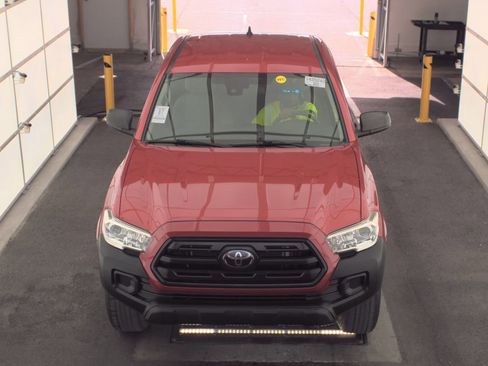 Used 2019 Toyota Tacoma SR image 2