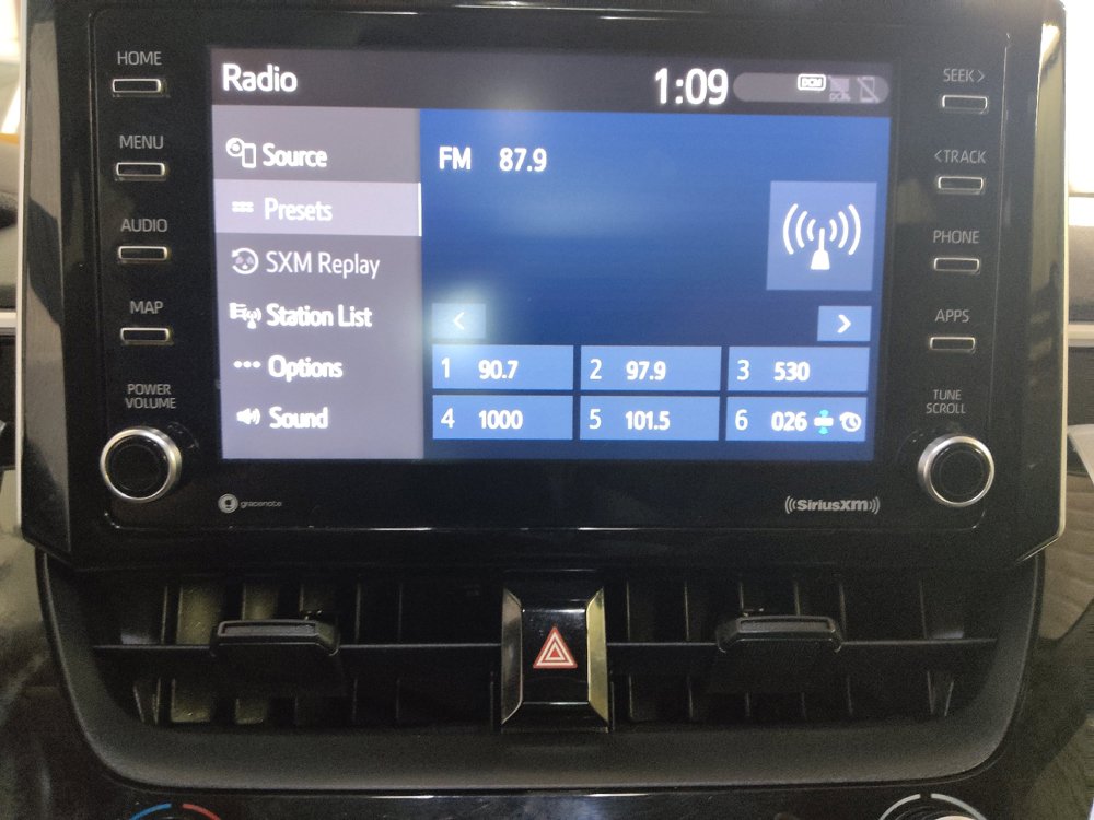 Used 2021 Toyota Corolla LE FWD image 25