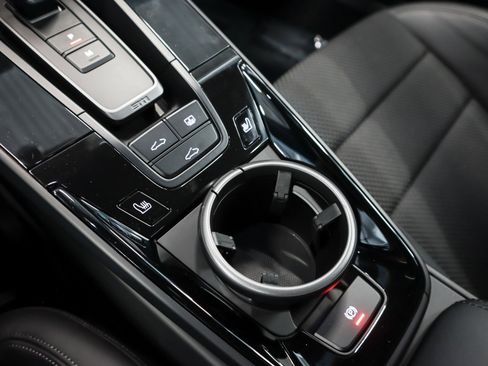 Used 2024 Porsche 911 Carrera T image 18