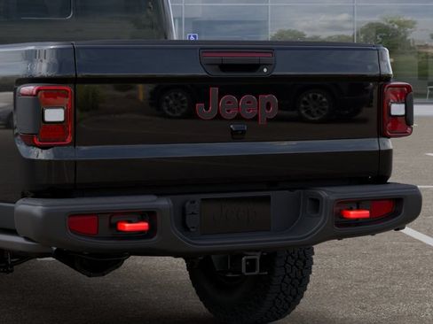 New 2026 Jeep Gladiator Rubicon w/ Steel Bumper Group AWD/4WD image 13