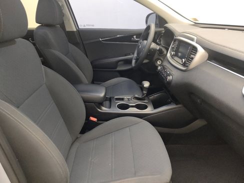 Used 2019 Kia Sorento L FWD image 21