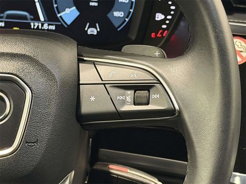 Used 2025 Audi Q3 2.0T Premium image 21