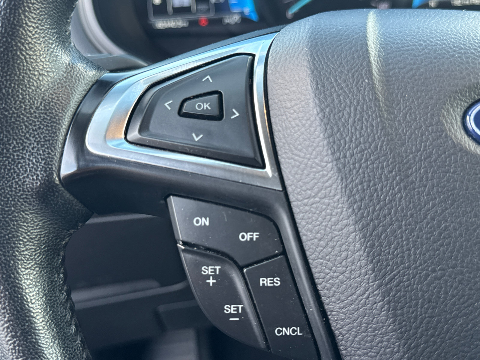 Used 2024 Ford Edge SEL AWD/4WD image 31