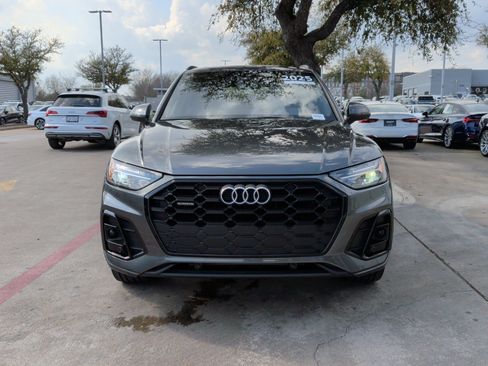 Certified 2025 Audi Q5 2.0T Premium w/ Convenience Plus Package image 3