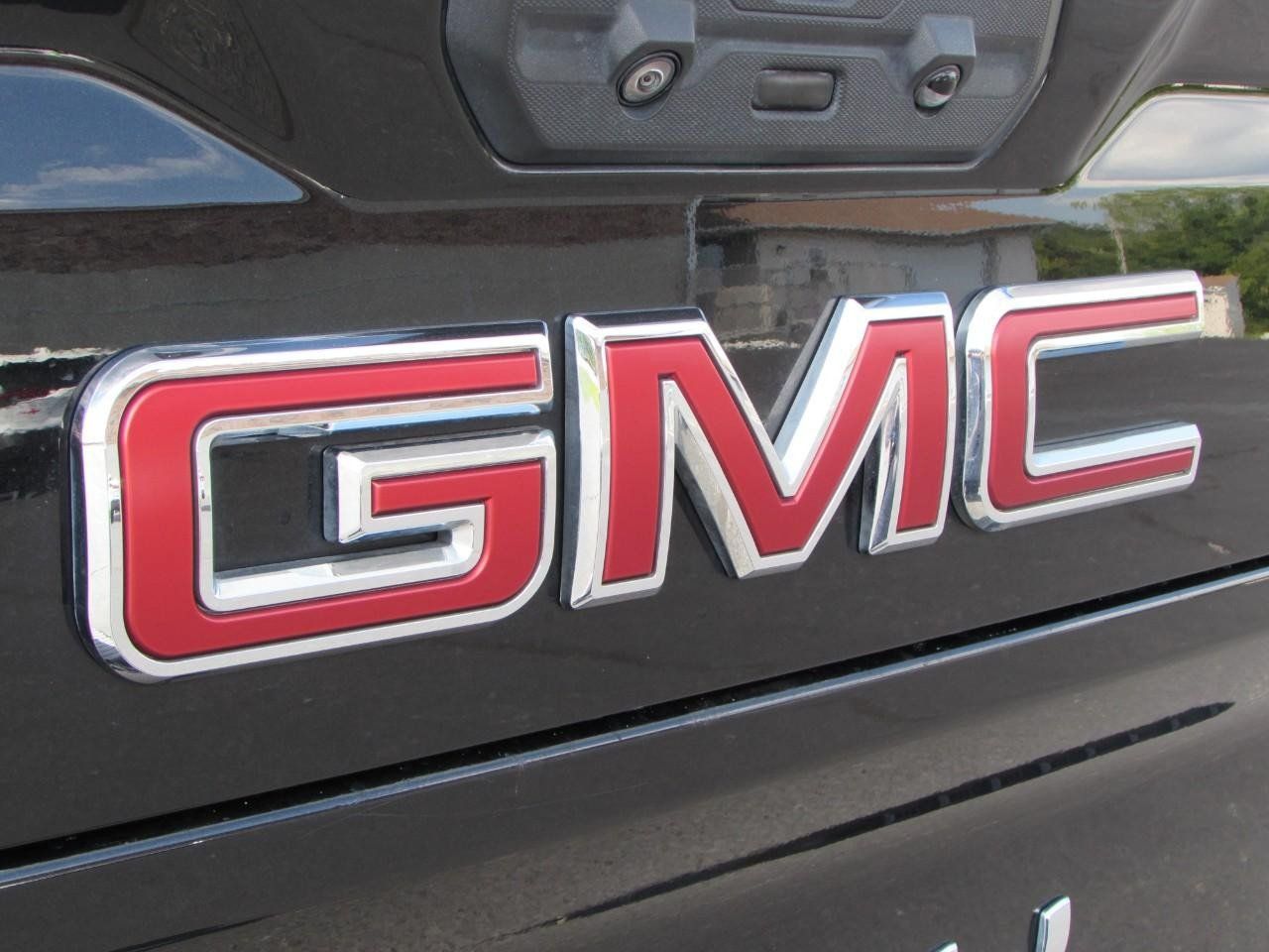 Used 2023 GMC Sierra 3500 Denali w/ Denali Black Diamond Edition AWD/4WD image 36