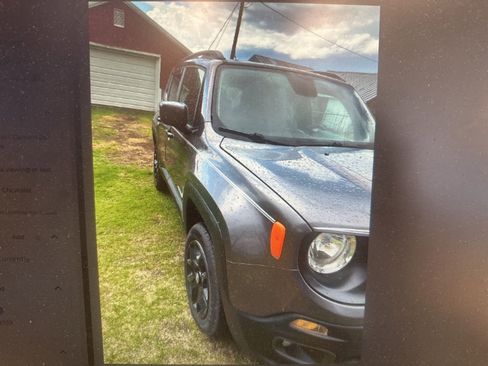 Used 2018 Jeep Renegade Latitude w/ Cold Weather Group AWD/4WD image 5