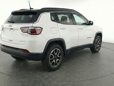 Used 2025 Jeep Compass Trailhawk AWD/4WD image 7