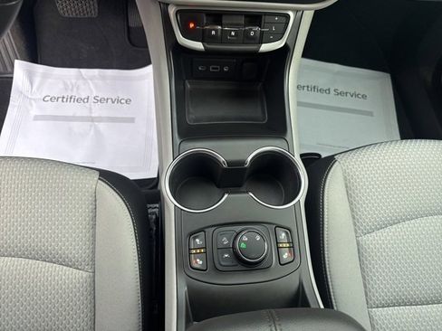 Used 2023 GMC Terrain SLE w/ Driver Convenience Package image 17