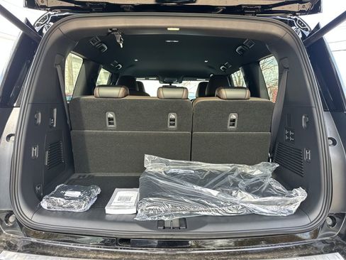 New 2026 Nissan Armada SL w/ Captain's Chari Seat Package image 38