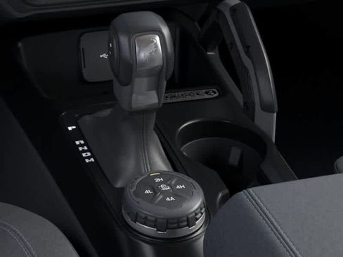 New 2026 Ford Bronco Badlands w/ Black Appearance Package image 17