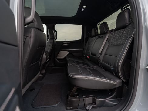 Used 2024 GMC Sierra EV Denali image 21