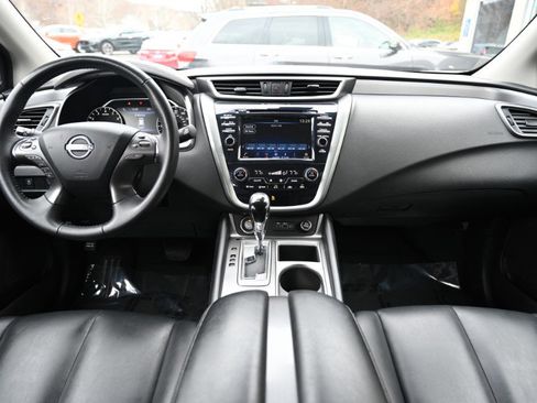 Used 2023 Nissan Murano SV image 3