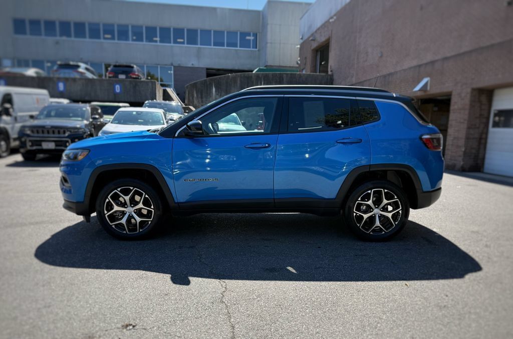 Used 2024 Jeep Compass Limited AWD/4WD image 14