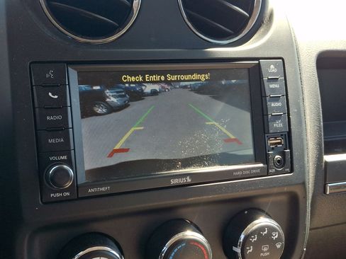 Used 2016 Jeep Patriot Latitude FWD image 19