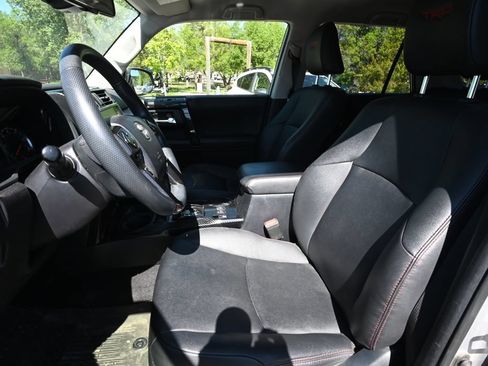 Used 2021 Toyota 4Runner TRD Off-Road Premium AWD/4WD image 8