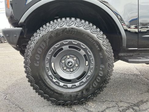 Used 2024 Ford Bronco Badlands image 32