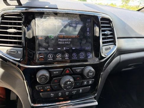 Used 2019 Jeep Grand Cherokee Altitude AWD/4WD image 16