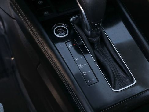 Used 2023 Nissan Kicks SR w/ SR Premium Package FWD image 32