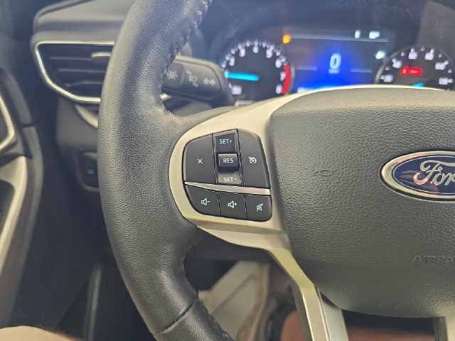 Used 2023 Ford Explorer XLT w/ Equipment Group 202A AWD/4WD image 18