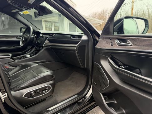 Used 2024 Jeep Grand Cherokee L Overland w/ Luxury Tech Group IV image 20