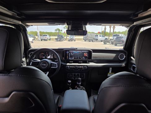 New 2026 Jeep Wrangler Unlimited Sahara AWD/4WD image 21