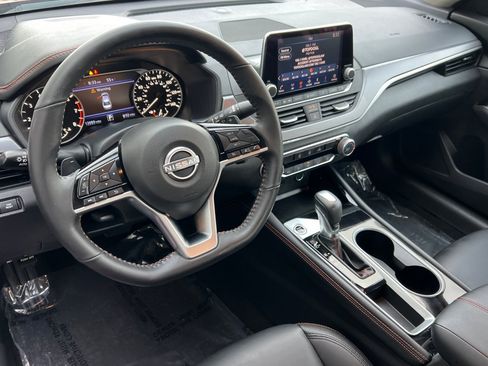Used 2023 Nissan Altima 2.5 SR image 10