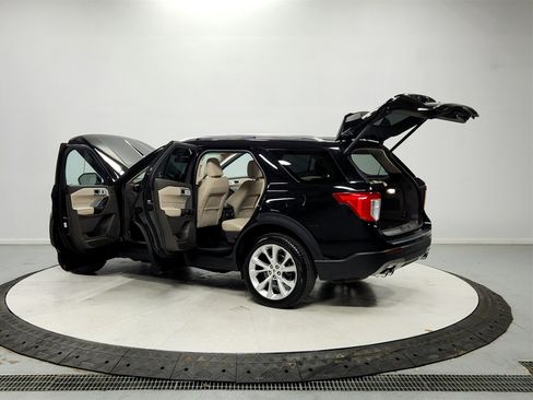 Used 2023 Ford Explorer Platinum w/ Technology Package image 13