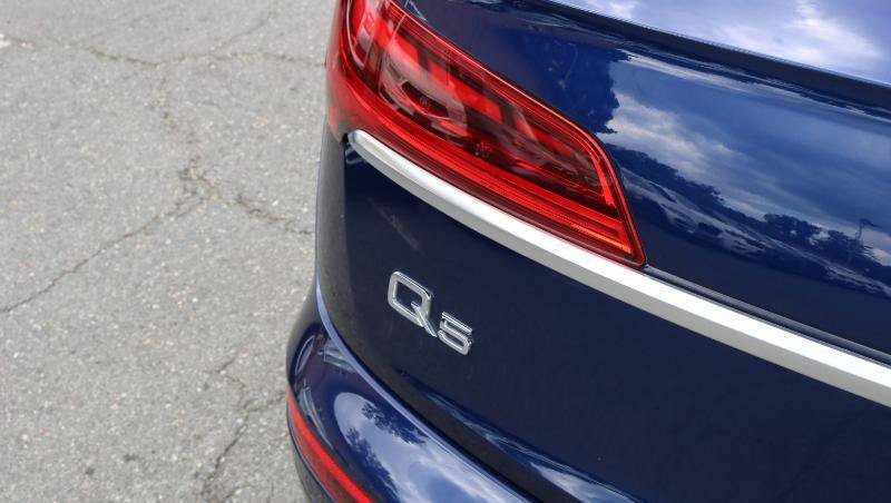 Used 2021 Audi Q5 2.0T Premium Plus w/ Premium Plus Package AWD/4WD image 8